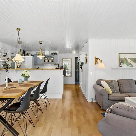 Bl1101-pandrup-rodhusparken-56