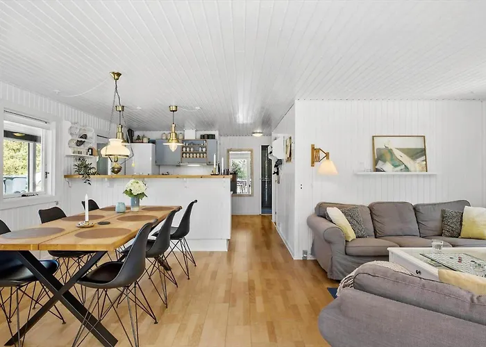 Bl1101-pandrup-rodhusparken-56